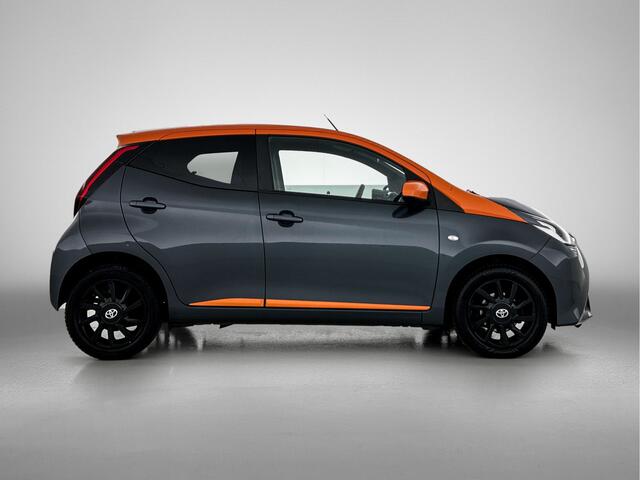 Toyota AYGO 1.0 VVT-i x-JBL | 1e Eigenaar | BTW | Dealer Onderhouden | LM Velgen | Climate Control | Apple Carplay / Android Auto |