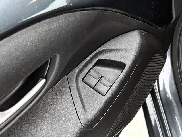 Toyota AYGO 1.0 VVT-i x-JBL | 1e Eigenaar | BTW | Dealer Onderhouden | LM Velgen | Climate Control | Apple Carplay / Android Auto |