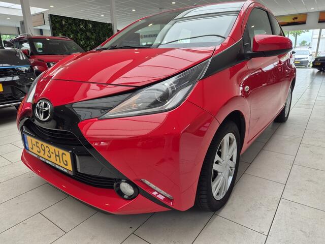 Toyota AYGO 1.0 VVT-i x-wave [CAMERA| ALLSEASON| NAVI| AIRCO]
