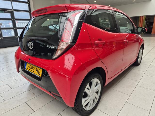 Toyota AYGO 1.0 VVT-i x-wave [CAMERA| ALLSEASON| NAVI| AIRCO]