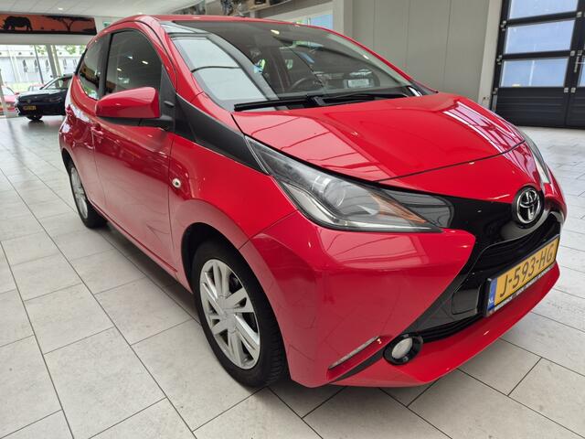 Toyota AYGO 1.0 VVT-i x-wave [CAMERA| ALLSEASON| NAVI| AIRCO]