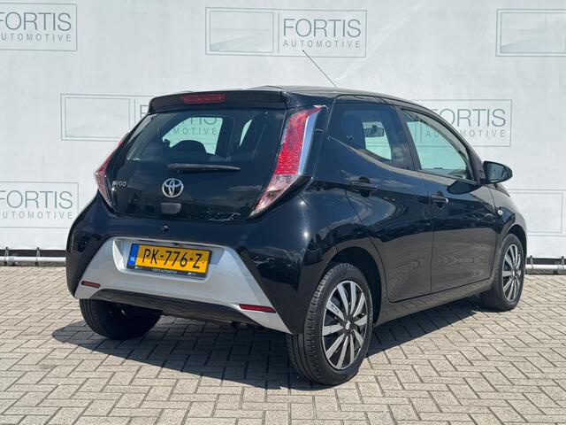 Toyota AYGO 1.0 VVT-i x-play NAVI | AIRCO | 5 DEURS