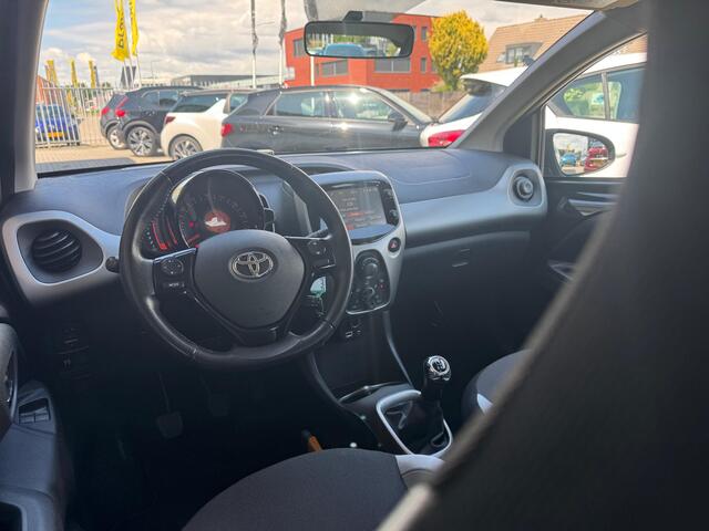 Toyota AYGO 1.0 VVT-i x-play NAVI | AIRCO | 5 DEURS