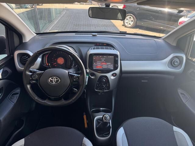 Toyota AYGO 1.0 VVT-i x-play NAVI | AIRCO | 5 DEURS