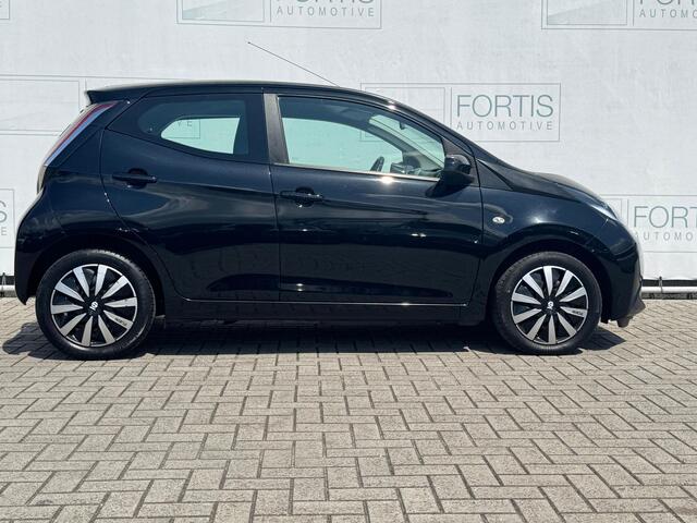 Toyota AYGO 1.0 VVT-i x-play NAVI | AIRCO | 5 DEURS