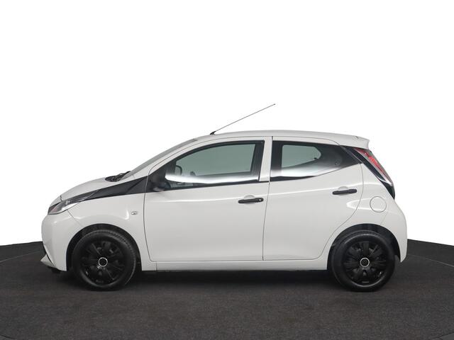 Toyota AYGO 1.0 VVT-i x-fun | Airconditioning | Bluetooth telefonie | CDV op afstand |
