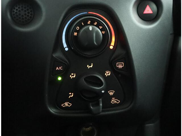 Toyota AYGO 1.0 VVT-i x-fun | Airconditioning | Bluetooth telefonie | CDV op afstand |