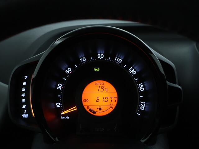 Toyota AYGO 1.0 VVT-i X-Play | Apple CarPlay | Android Auto |