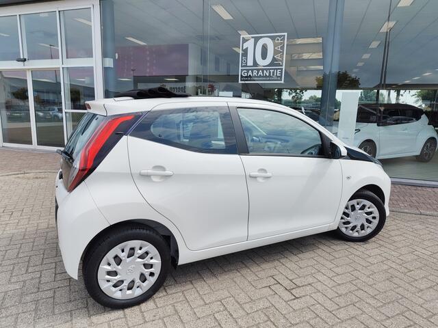 Toyota AYGO 1.0 VVT-i x-play limited | El. Vouwdak | Android Auto, Apple Car