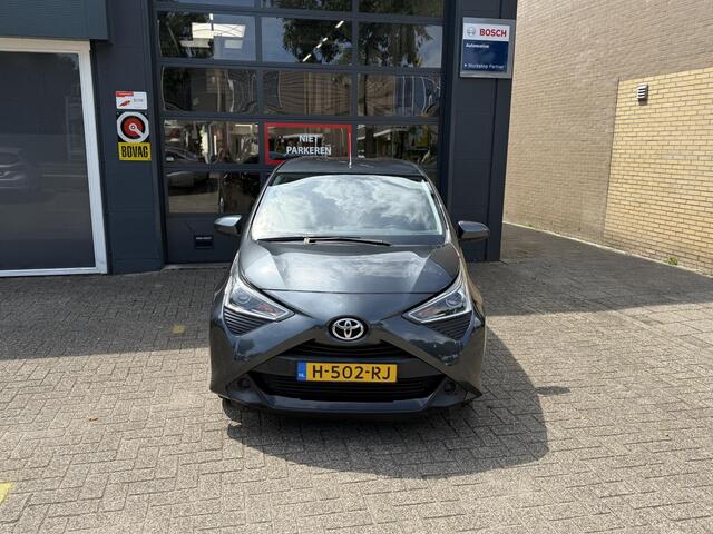Toyota AYGO 1.0 VVT-i x-play Automaat / Airco/ Apple carplay/ Camera/ LED
