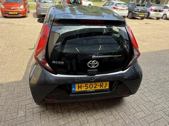 Toyota AYGO 1.0 VVT-i x-play Automaat / Airco/ Apple carplay/ Camera/ LED