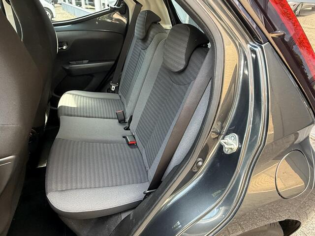 Toyota AYGO 1.0 VVT-i x-play Automaat / Airco/ Apple carplay/ Camera/ LED