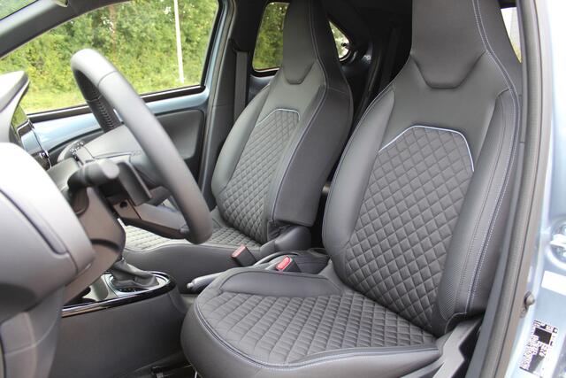 Toyota AYGO X 1.0 VVT-i Envy Automaat | Rijklaar | Half-leder | Stoelverw. | Keyless | LED | Sensoren v+a | Clima | Navi | Apple/Android