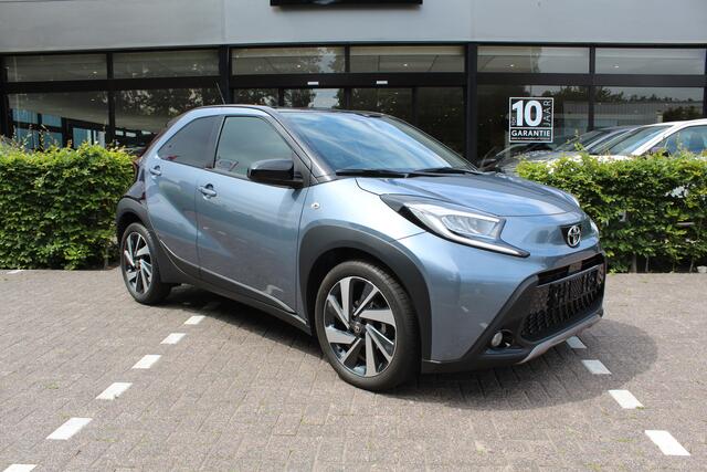 Toyota AYGO X 1.0 VVT-i Envy Automaat | Rijklaar | Half-leder | Stoelverw. | Keyless | LED | Sensoren v+a | Clima | Navi | Apple/Android