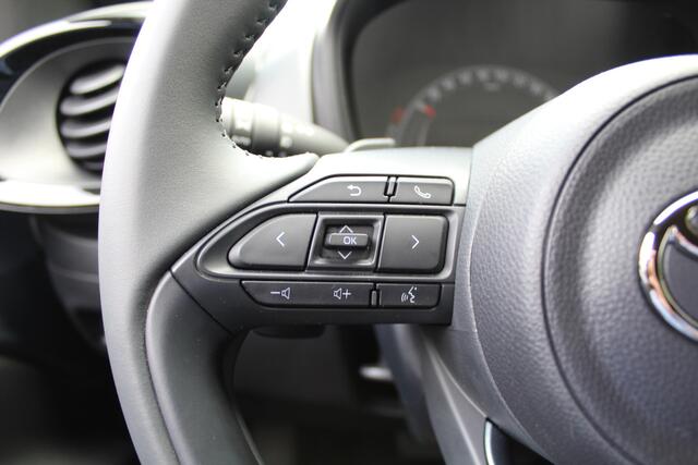 Toyota AYGO X 1.0 VVT-i Envy Automaat | Rijklaar | Half-leder | Stoelverw. | Keyless | LED | Sensoren v+a | Clima | Navi | Apple/Android