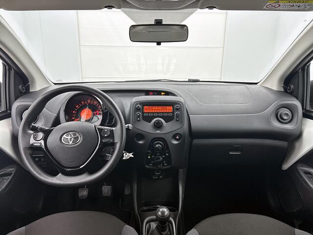 Toyota AYGO 1.0 VVT-i x-fun | Afneembare Trekhaak | Bluetooth | Airco |