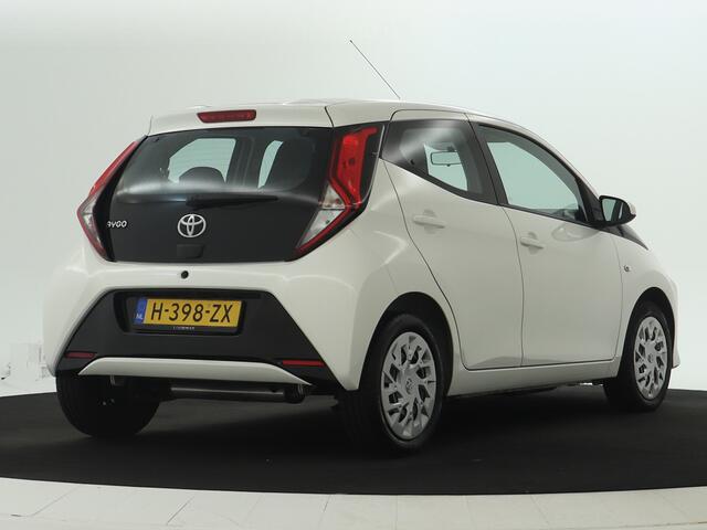 Toyota AYGO 1.0 VVT-i x-play Apple Carplay | Android Auto | Camera | Airco