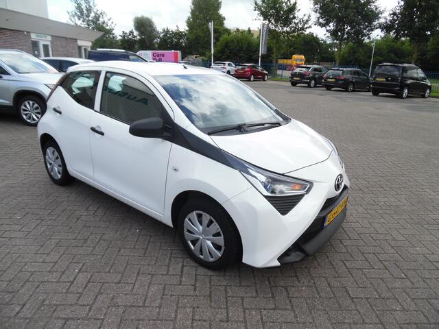 Toyota AYGO 1.0 VVT-i x-fun
