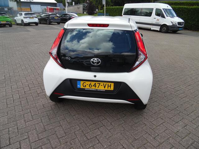Toyota AYGO 1.0 VVT-i x-fun