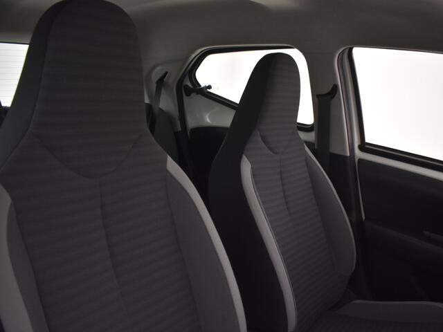 Toyota AYGO 1.0 VVT-i x-play | Carplay | Camera | Led