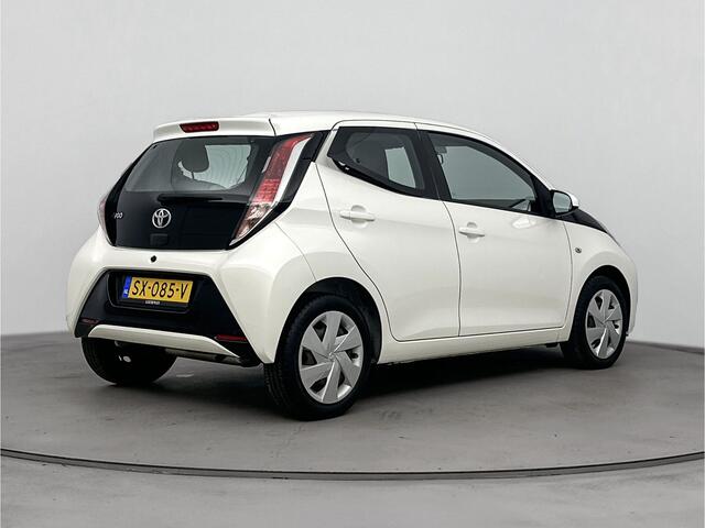 Toyota AYGO 1.0 VVT-i x-nav