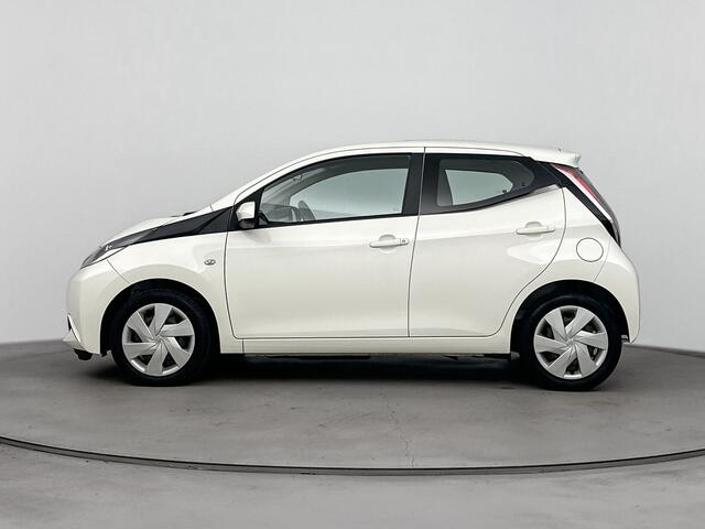 Toyota AYGO 1.0 VVT-i x-nav