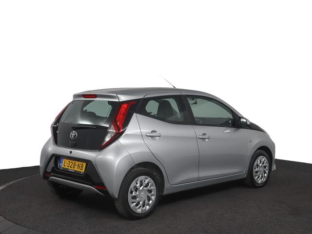Toyota AYGO 1.0 VVT-i x-play | Achteruitrijcamera | Airconditioning |