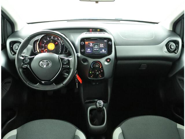 Toyota AYGO 1.0 VVT-i x-play | Achteruitrijcamera | Airconditioning |