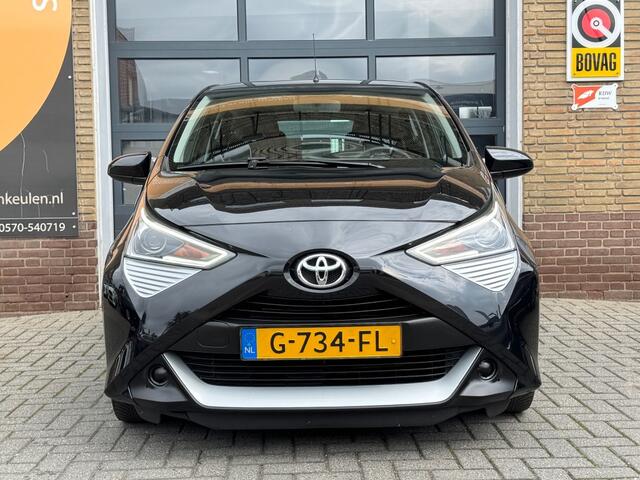 Toyota AYGO 1.0 VVT-I X-PLAY LIMITED 5-DRS AIRCO/NAVI/LED/CAMERA/NL-AUTO/1E EIG.