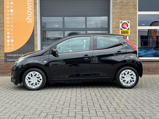 Toyota AYGO 1.0 VVT-I X-PLAY LIMITED 5-DRS AIRCO/NAVI/LED/CAMERA/NL-AUTO/1E EIG.