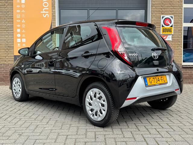 Toyota AYGO 1.0 VVT-I X-PLAY LIMITED 5-DRS AIRCO/NAVI/LED/CAMERA/NL-AUTO/1E EIG.