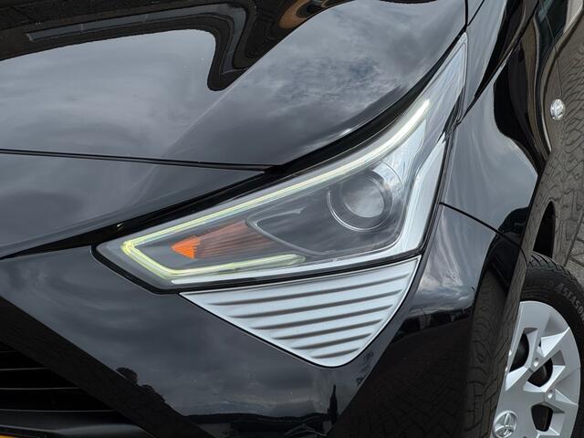 Toyota AYGO 1.0 VVT-I X-PLAY LIMITED 5-DRS AIRCO/NAVI/LED/CAMERA/NL-AUTO/1E EIG.