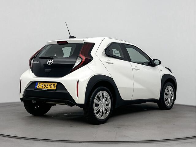 Toyota AYGO X 1.0 VVT-i S-CVT Play | NL-Auto | Automaat | Parkeercamera | Apple Carplay -/ Android Auto |