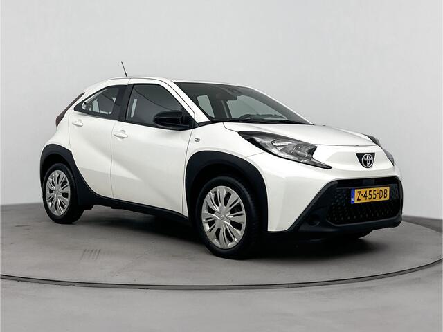 Toyota AYGO X 1.0 VVT-i S-CVT Play | NL-Auto | Automaat | Parkeercamera | Apple Carplay -/ Android Auto |