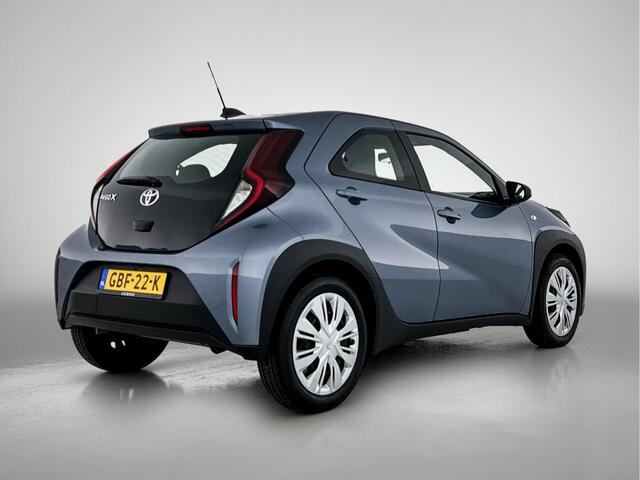 Toyota AYGO X 1.0 VVT-i MT Play | Metallic lak | Apple Carplay | Adaptive Cruise control | Airconditioning |