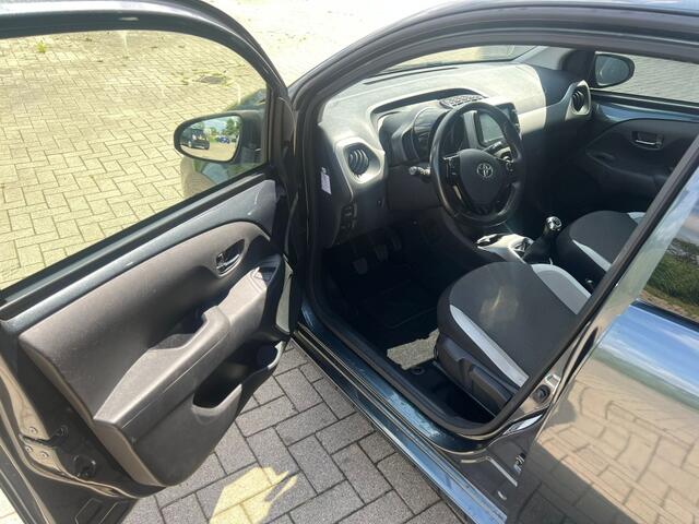 Toyota AYGO 1.0 VVT-i x-play