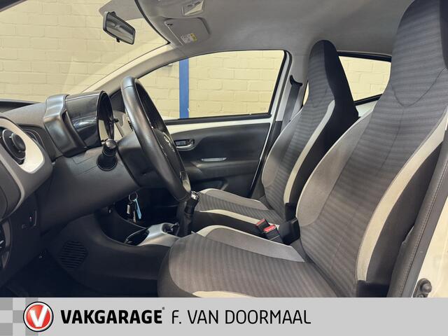 Toyota AYGO 1.0 VVT-i x-play
