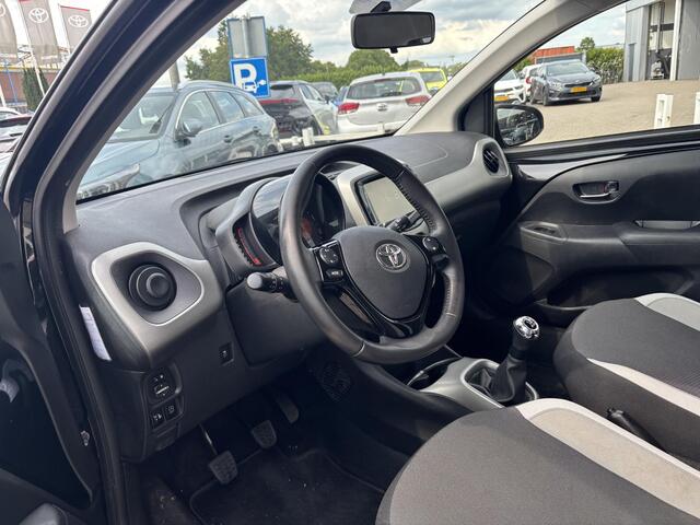 Toyota AYGO 1.0 VVT-i x-nav