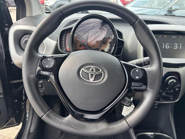 Toyota AYGO 1.0 VVT-i x-nav