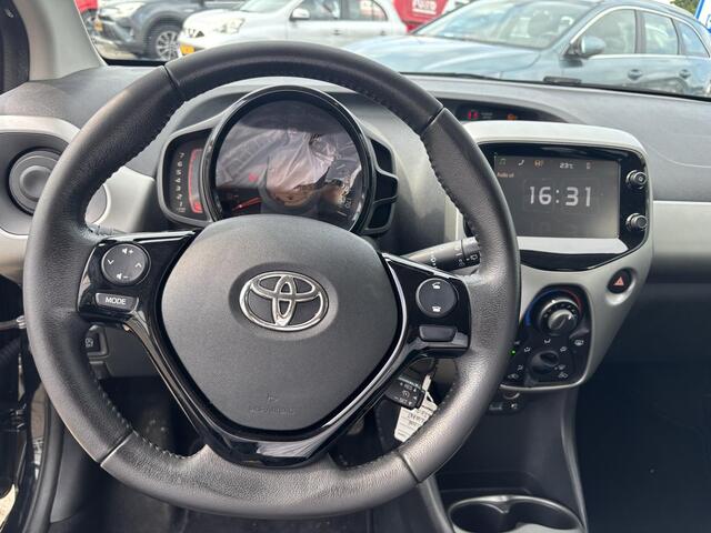 Toyota AYGO 1.0 VVT-i x-nav