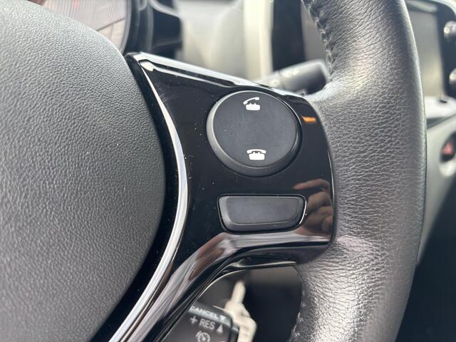 Toyota AYGO 1.0 VVT-i x-nav