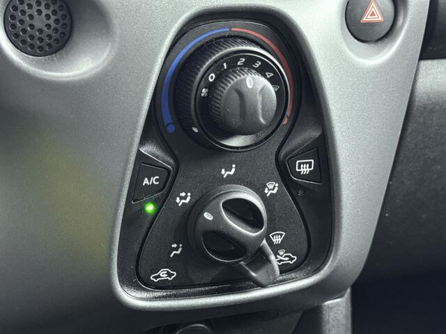 Toyota AYGO 1.0 VVT-i x-play | Aircondtioning | Camera | Cruise control |
