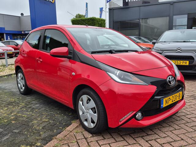 Toyota AYGO 1.0 VVT-i x-play WORDT VERWACHT !! | Airco | Camera | Navigatie | Elektrisch verstelbare buitenspiegels | Mooie Lage Kilometerstand met NAP |