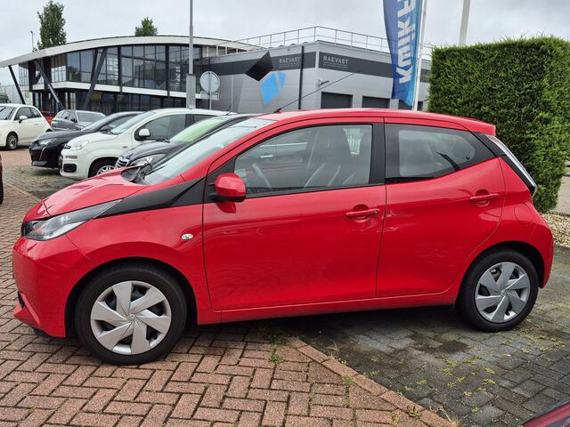 Toyota AYGO 1.0 VVT-i x-play WORDT VERWACHT !! | Airco | Camera | Navigatie | Elektrisch verstelbare buitenspiegels | Mooie Lage Kilometerstand met NAP |