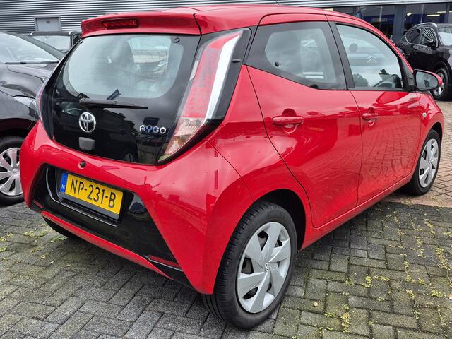 Toyota AYGO 1.0 VVT-i x-play WORDT VERWACHT !! | Airco | Camera | Navigatie | Elektrisch verstelbare buitenspiegels | Mooie Lage Kilometerstand met NAP |