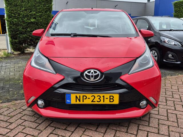 Toyota AYGO 1.0 VVT-i x-play WORDT VERWACHT !! | Airco | Camera | Navigatie | Elektrisch verstelbare buitenspiegels | Mooie Lage Kilometerstand met NAP |