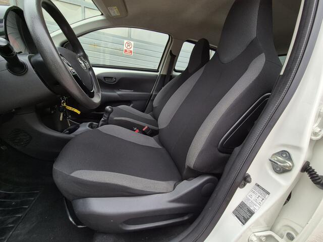 Toyota AYGO 1.0 VVT-i x-fun Airco, Lichtmetalen Velgen.