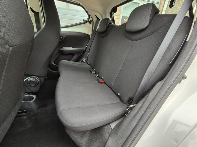 Toyota AYGO 1.0 VVT-i x-fun Airco, Lichtmetalen Velgen.