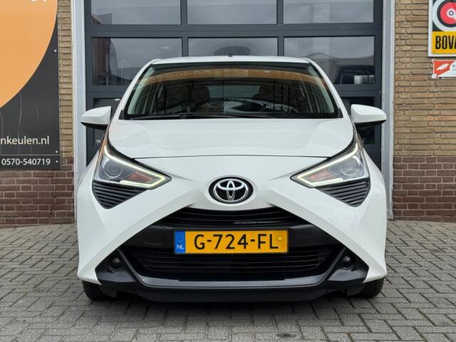 Toyota AYGO 1.0 VVT-I X-PLAY LIMITED 5-DRS AIRCO/NAVI/LED/CAMERA/NL-AUTO/1E EIG.