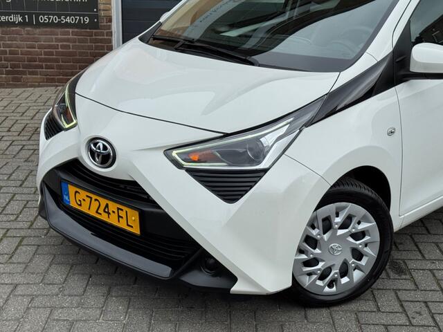 Toyota AYGO 1.0 VVT-I X-PLAY LIMITED 5-DRS AIRCO/NAVI/LED/CAMERA/NL-AUTO/1E EIG.